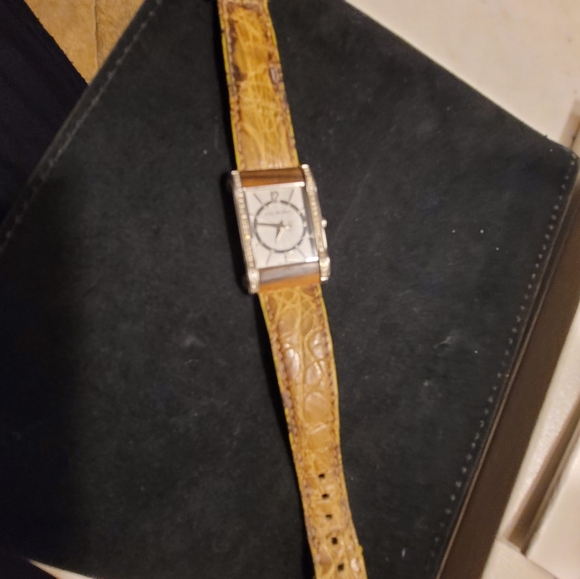 Valentino Ebony Collection Watch with 48 diamonds and original Crocodile Strap - Picture 9 of 10